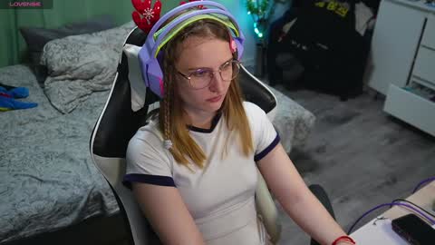 Snapshot of lana_del_kay chatting on 12-06-24, 05:00 Kay online show from 12-06-24, 05:00