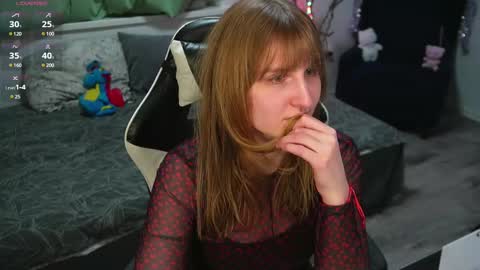 Snapshot of lana_del_kay chatting on 02-14-25, 05:46 Kay online show from 02-14-25, 05:46