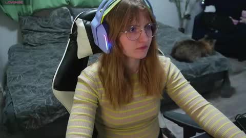 Snapshot of lana_del_kay chatting on 02-17-25, 08:04 Kay online show from 02-17-25, 08:04