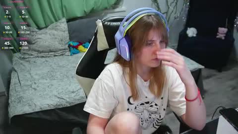 Snapshot of lana_del_kay chatting on 02-22-25, 08:09 Kay online show from 02-22-25, 08:09