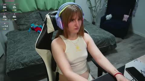 Snapshot of lana_del_kay chatting on 02-24-25, 10:58 Kay online show from 02-24-25, 10:58