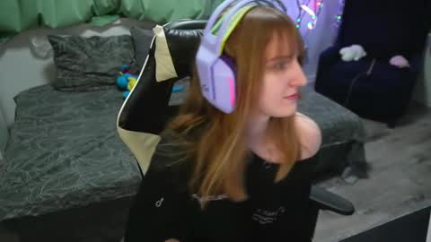 Snapshot of lana_del_kay chatting on 02-28-25, 11:23 Kay online show from 02-28-25, 11:23