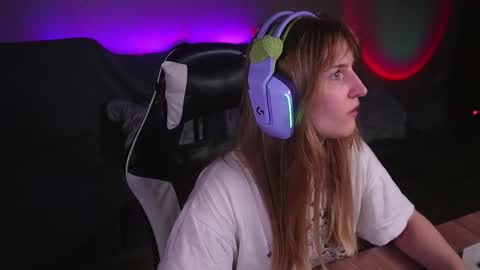 Snapshot of lana_del_kay chatting on 09-12-25, 09:59 Kay online show from 09-12-25, 09:59