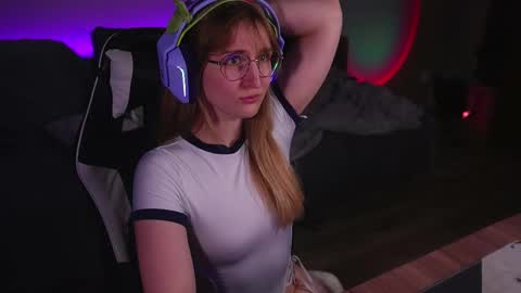 Snapshot of lana_del_kay chatting on 09-28-25, 08:25 Kay online show from 09-28-25, 08:25