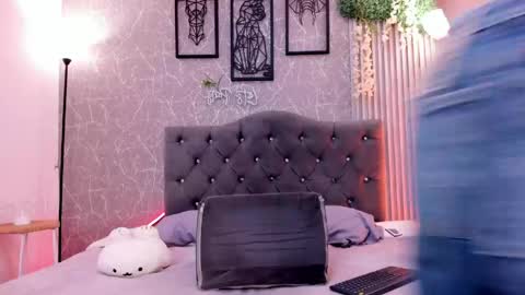 lana_gill online show from 04-17-26, 06:33