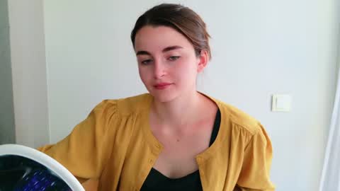 lana_gl online show from 06-18-26, 07:30