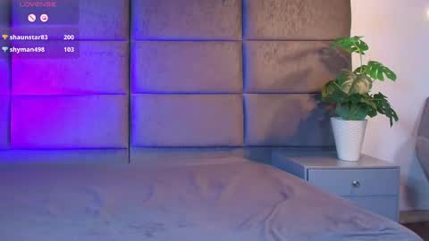 valentino moon online show from 04-21-26, 01:42