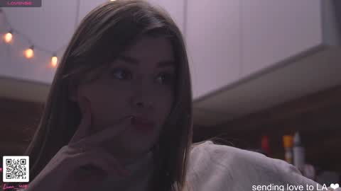 Snapshot of lana_rosy chatting on 01-12-25, 07:32 Alana online show from 01-12-25, 07:32