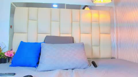 Vanessa  online show from 04-20-26, 01:25