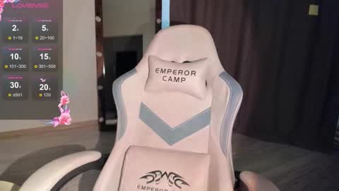 Lana online show from 11-26-25, 11:00