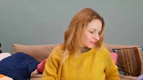 Lana online show from 10-19-25, 12:17