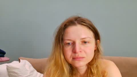 Snapshot of lanaangeldream chatting on 07-04-26, 11:49 Lana online show from 07-04-26, 11:49
