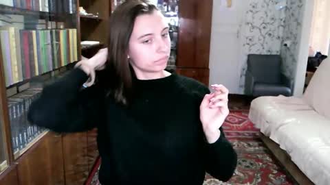 Snapshot of lanabeils chatting on 11-06-25, 08:15 Lana online show from 11-06-25, 08:15