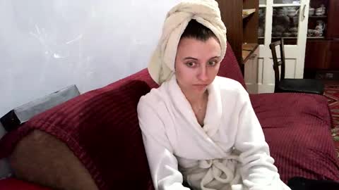 Snapshot of lanabeils chatting on 11-17-25, 08:42 Lana online show from 11-17-25, 08:42