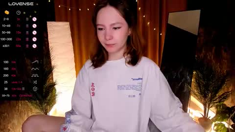 Snapshot of lanablu_ chatting on 10-22-25, 02:23 Lana online show from 10-22-25, 02:23