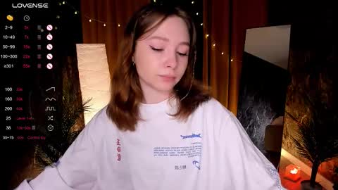 Snapshot of lanablu_ chatting on 11-16-25, 06:19 Lana online show from 11-16-25, 06:19