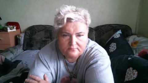 lanacat555 online show from 12-22-25, 12:02