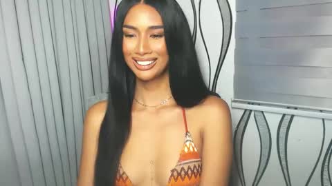 Snapshot of lanadel_hilton chatting on 02-11-25, 11:33 Lana online show from 02-11-25, 11:33