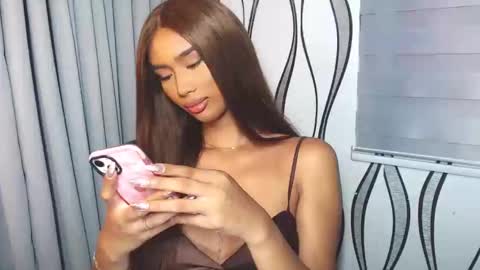 Snapshot of lanadel_hilton chatting on 02-24-25, 10:47 Lana online show from 02-24-25, 10:47