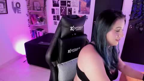 lanaherondale_ online show from 11-20-25, 09:09