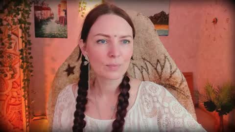 Lana Radiance online show from 05-25-26, 12:33