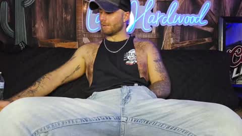 Snapshot of lancehardwood222 chatting on 01-05-25, 01:35 LANCE online show from 01-05-25, 01:35