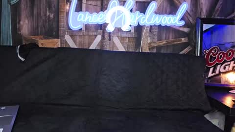 Snapshot of lancehardwood222 chatting on 02-04-25, 01:56 LANCE online show from 02-04-25, 01:56