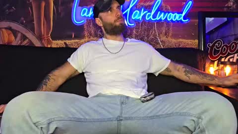 Snapshot of lancehardwood222 chatting on 10-04-25, 12:19 LANCE online show from 10-04-25, 12:19