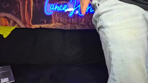 Snapshot of lancehardwood222 chatting on 10-10-25, 12:31 LANCE online show from 10-10-25, 12:31