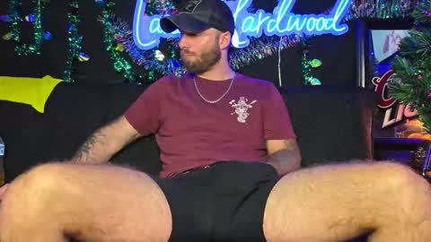 Snapshot of lancehardwood222 chatting on 11-06-25, 01:17 LANCE online show from 11-06-25, 01:17