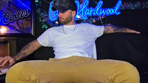 Snapshot of lancehardwood222 chatting on 11-22-25, 01:15 LANCE online show from 11-22-25, 01:15