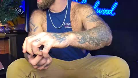 Snapshot of lancehardwood222 chatting on 12-17-25, 01:11 LANCE online show from 12-17-25, 01:11