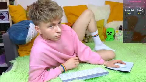 Snapshot of landel_boy chatting on 03-21-26, 05:16 Lanny online show from 03-21-26, 05:16