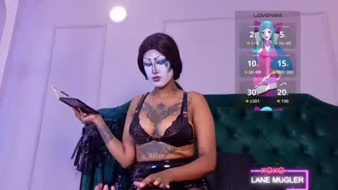 Snapshot of lanemugler_cr chatting on 06-30-26, 12:17 LANEMUGLER online show from 06-30-26, 12:17
