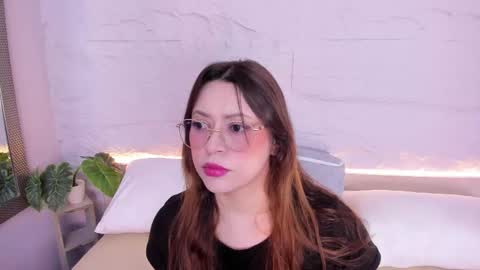 Lanna online show from 12-18-25, 11:38