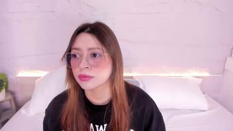 Lanna online show from 12-19-25, 11:50