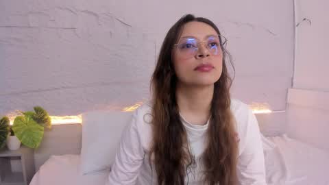 Lanna online show from 03-20-26, 11:48