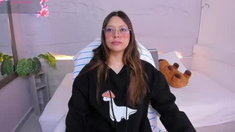 Lanna online show from 04-14-26, 12:00