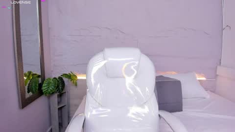 Lanna online show from 04-25-26, 11:46