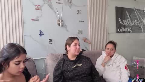 lanna_as online show from 12-01-25, 01:49