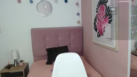 Lanna online show from 10-31-25, 01:34