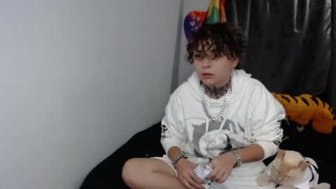 LANNIE   online show from 01-01-25, 12:00