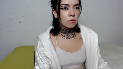 LANNIE   online show from 01-30-25, 08:42