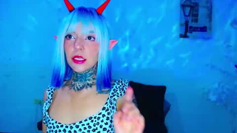 LANNIE   online show from 09-13-25, 08:08