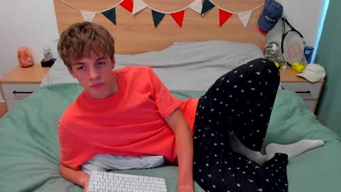 Fandi online show from 04-28-26, 08:41