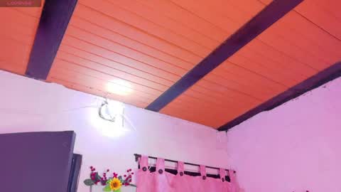 LARA online show from 04-25-26, 11:46