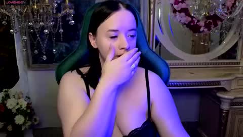 lara_benson_ online show from 02-07-26, 07:45