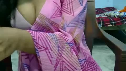 Snapshot of lara_dey chatting on 09-15-25, 06:19 Anshika rai online show from 09-15-25, 06:19