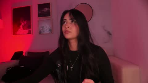 Lara Madisson online show from 11-08-25, 05:51