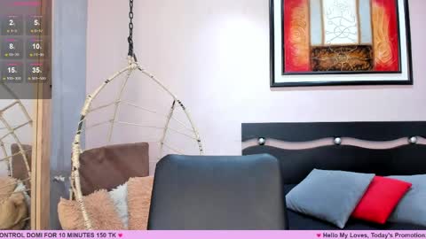 Snapshot of lara_martin chatting on 06-08-26, 05:35 700 200 online show from 06-08-26, 05:35